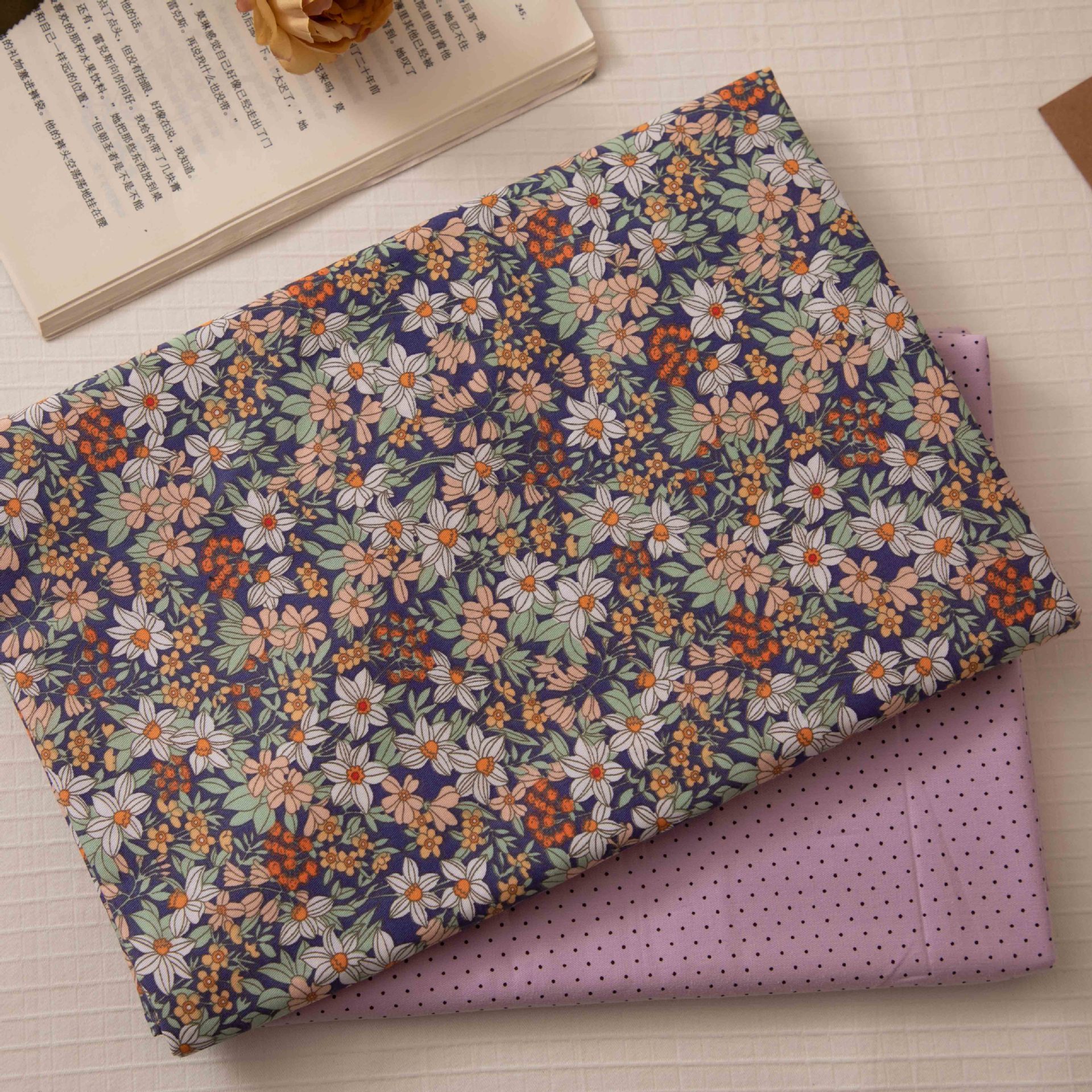 Wholesale Supply of 133*72 Twill Printed Fabric, Small Flower 40 Count Cotton Fabric, 1.6m Width