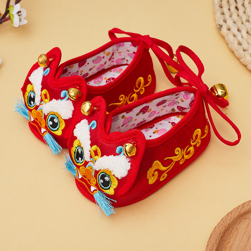 Picture of Xinxiangyun Embroidered Soft-Soled Handmade Tiger Head Shoes for Men and Women, Toddler Shoes for Infants and Toddlers, Faucet Breathable Cloth Shoes
