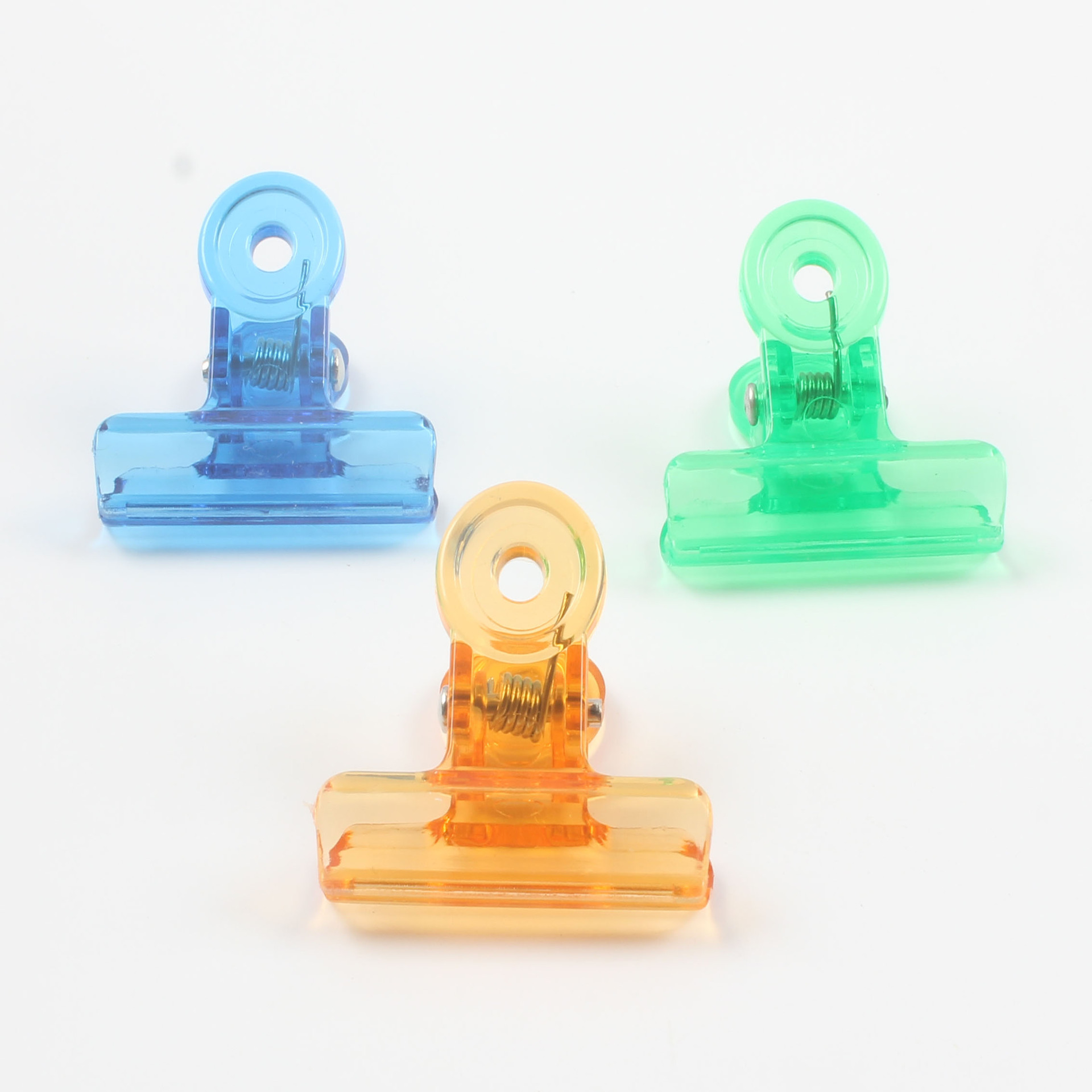Picture of Color bill storage clip 31mm plastic clip transparent ticket clip large and small data round test paper financial clip