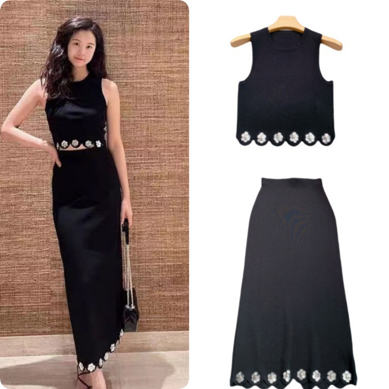 2025 Spring/Summer New French Style Sleeveless Sequin Floral Slim Fit Women's Knit Top Vest + Skirt Set
