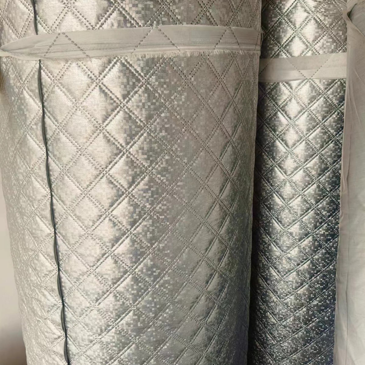 Spot Wholesale Ultrasonic Composite Aluminum Film Plus Cotton Car Clothing Fabric Sunshade Sun Protection Fabric Refrigerator Quilt Sun Protection Cloth