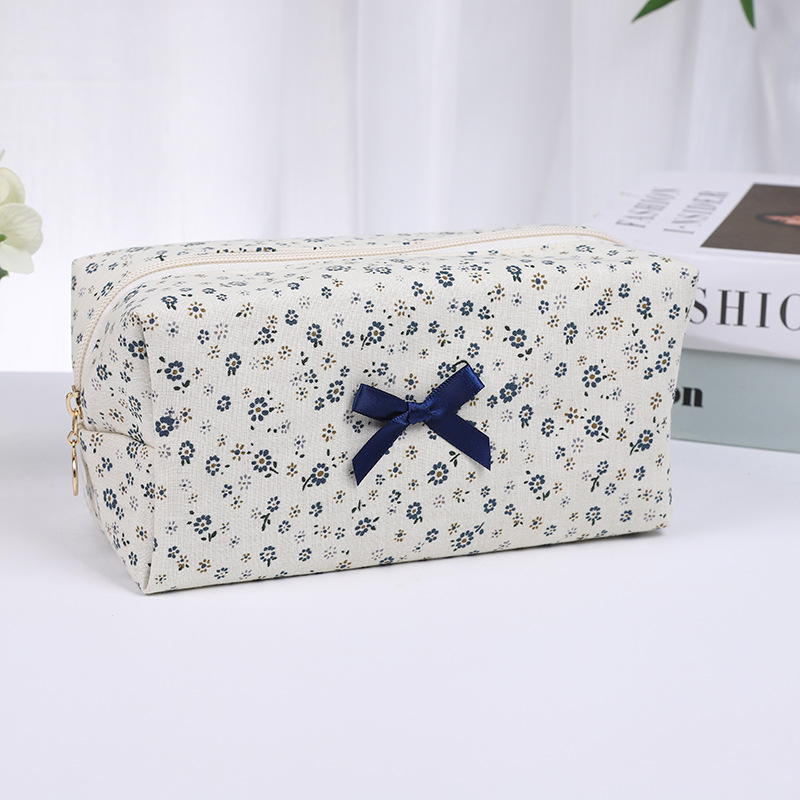 Picture of Cross-border Small Floral Quilted Cosmetic Bag Travel Skin Care Zipper Bag Large Capacity Portable Storage Bag Soft Bag
