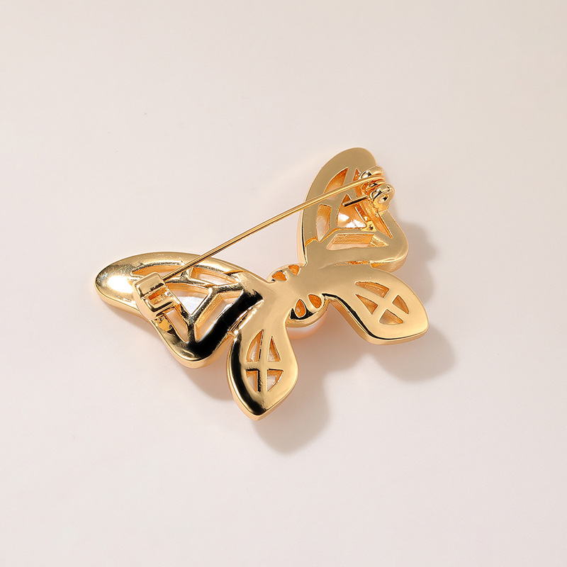 Picture of Natural fritillary Pearl French niche design feeling cartoon brooch insect butterfly clothing jewelry accessories pin