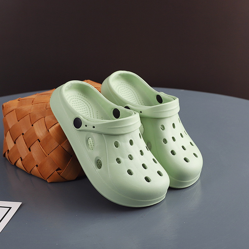 Picture of Summer New Clogs Men's Trendy Non-Slip Soft-Soled Toe-Cap Sandals Wholesale Outer Wear Thick-Soled Solid Color Beach Slippers for Women