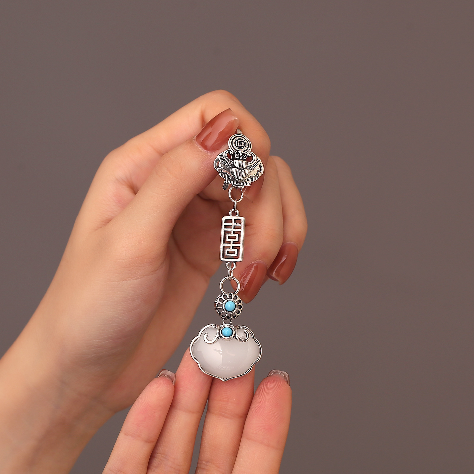 Cheongsam Flap Button Nearline Pendant Women's Imitation Hetian Jade Ruyi Lock Brooch Chinese Style High-end Vintage Hanfu Accessories