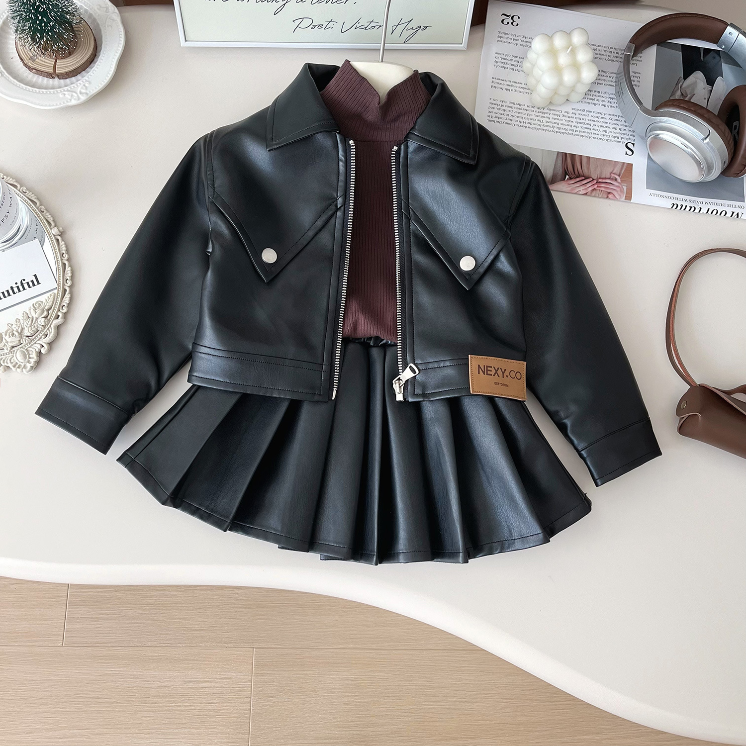 [Ready Stock] Girls' Autumn Leather Jackets 2025 New Children's Style Korean Motorcycle Jackets Short Jackets Pleated Skirts