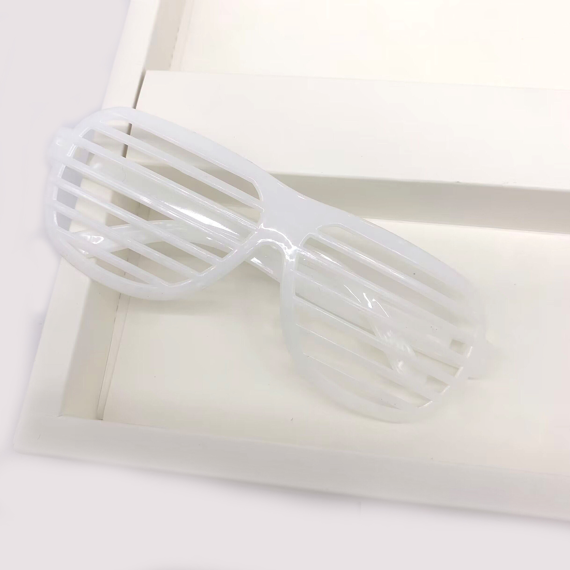 Picture of Blinds Glasses Frame Masquerade party party Glasses party Decorative Glasses No Lenses