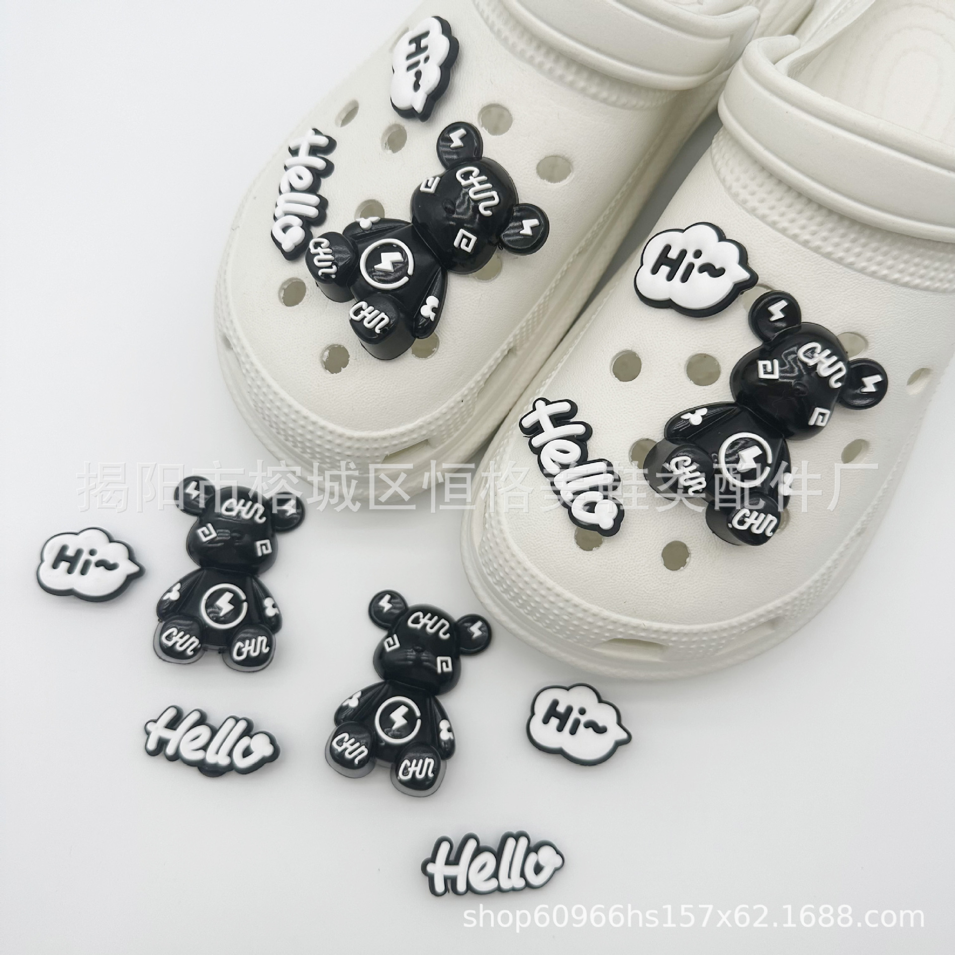 Hole shoes accessories diy shoe buckle accessories three-dimensional bear cute buckle upper decoration PVC hole shoes shoes flower