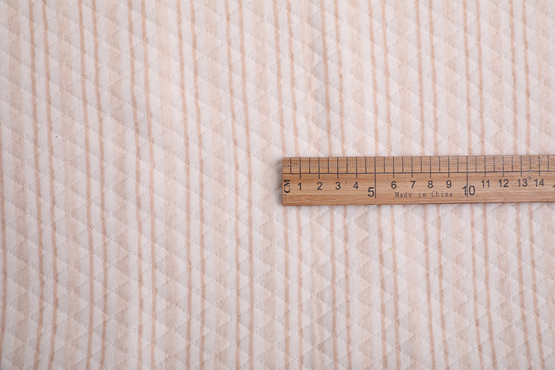 Picture of 40S color cotton jacquard air layer color cotton quilted knitted fabric spring and autumn sleeping bag underwear baby quilt fabric