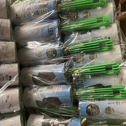 Small size hair sticking device roller dust sticking clothes hair sticking device tearable roll paper sticky paper clothes dust sticking paper cleaning cat hair
