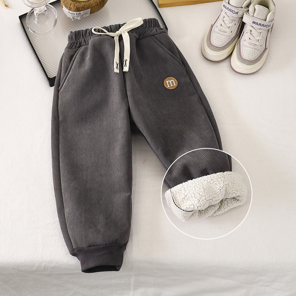 Picture of Children's Autumn and Winter Velvet Thickeneded Outer Sweatpants for Small and Medium-Sized Kidsren and Babies Winter Alpaca Velvet Leggings One Piece Drop Shipping