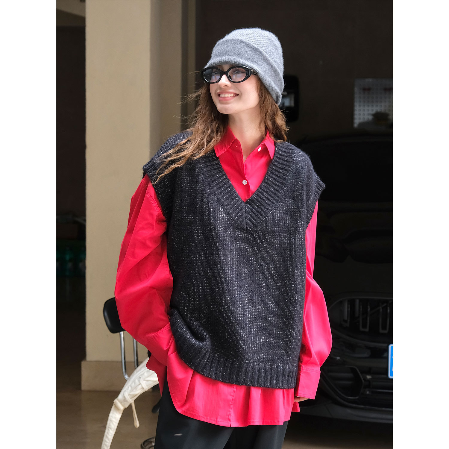 Picture of Lou Fu Autumn and Winter New Japanese Style Lazy oversize Atmosphere Wool Vest Warm Waxy Skin-friendly Slimming Top for Women