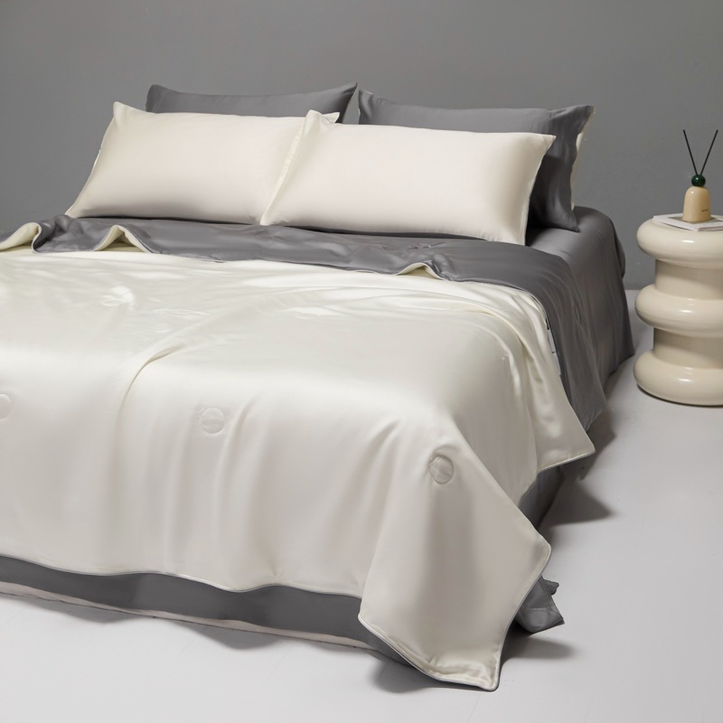 Picture of Class A cool feeling ice silk air conditioning quilt summer cool quilt four-piece summer single silk summer thin quilt machine washable