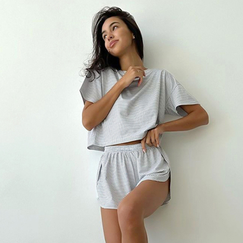 2024 European and American Autumn Knitted Striped Pajamas Loose Short-sleeved Shorts suit Fashion Cross-border Wear Home Clothes for Women
