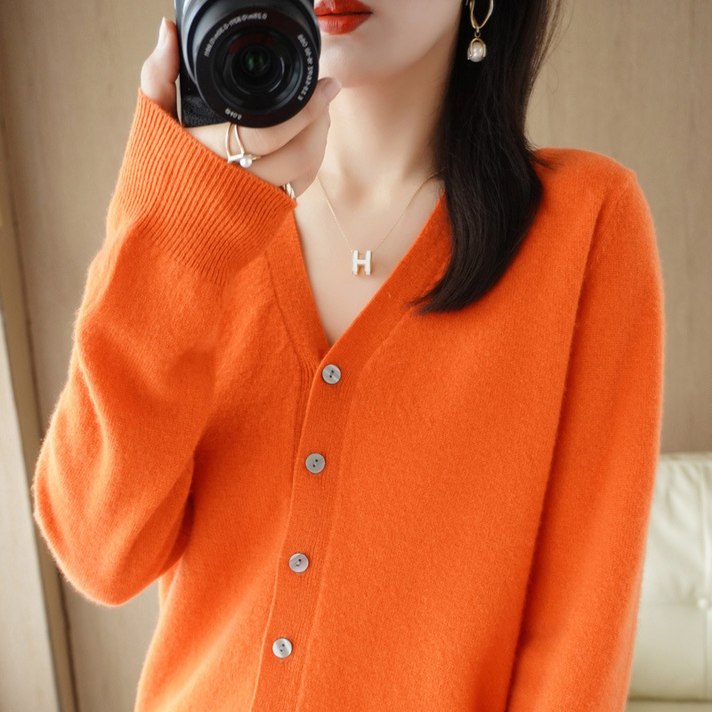 Picture of Cardigan Coat Women's Knitted Base Shirt V-Neck Long Sleeve Spring and Autumn 2025 New Style Outer Sweater Women's Korean Style