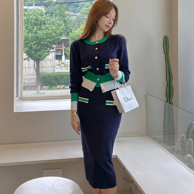 2025 Autumn and Winter Elegant Age-Reducing Knitted Hip Skirt Suit Small Fragrant Contrast Sweater Skirt Two Pieces 7659