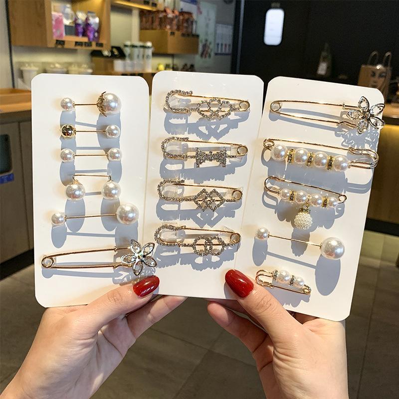 Trouser Waist Modified Small Artifact Skirt Tight Waist Fixed Clothes Adjusting Waist Pin Anti-running Buckle Pin Pearl Brooch for Women