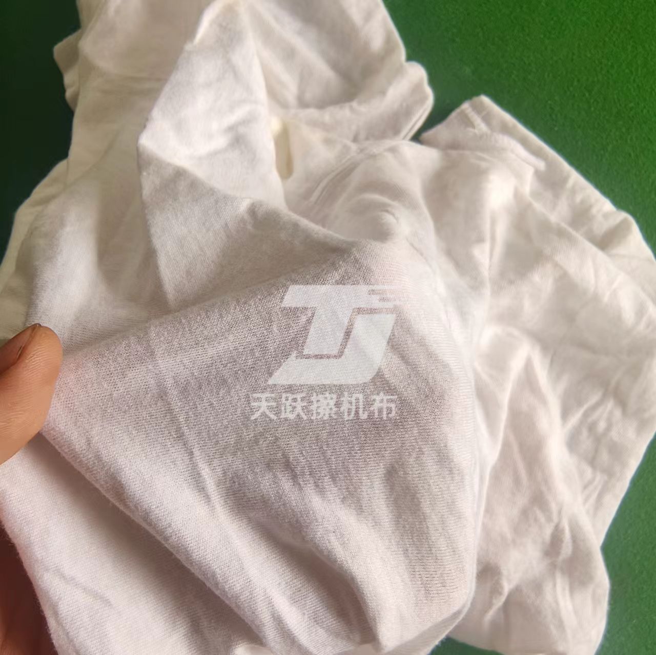 Picture of Pure Cotton Mixed White Rags Absorb Oil and Water, Lint-Free Rags, Industrial Old Clothes, Cotton Wiping Machine Cloths Wholesale