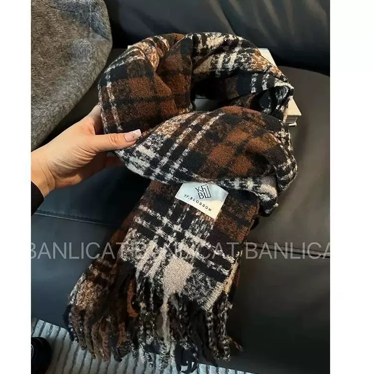 Picture of Maillard new striped scarf women's autumn and winter thickened warm neck snood student versatile solid color scarf manufacturer cross-border