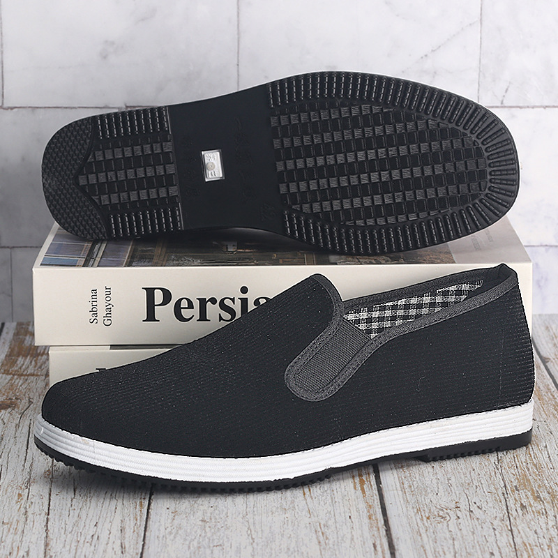 Picture of Old Beijing Cloth Shoes for Men and Women, Breathable and Comfortable, Casual Driving and Work Safety Slip-On Black Cloth Shoes, Wear-Resistant and Non-Slip