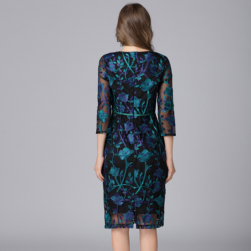 Picture of Large Size Middle-aged Embroidered Dress European and American Foreign Trade Brand French Fashion Hip Waistline Elegant Skirt