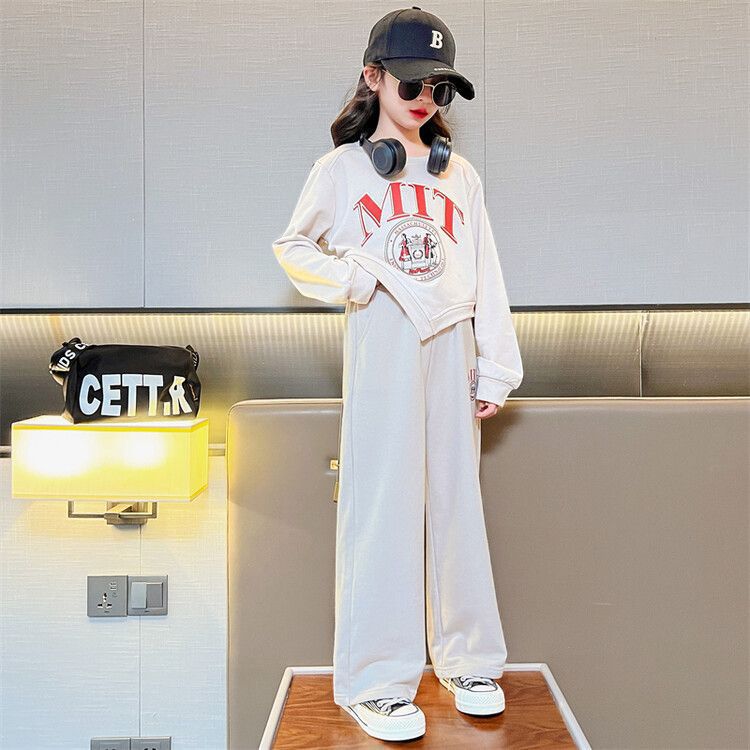 Picture of Girls Casual Suit 2024 New Children's Spring and Autumn Fashionable Western Letter Top Casual Pants Two-Piece Set