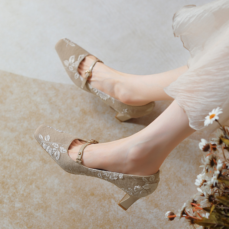 98395-10 New Chinese Embroidered Sheepskin High Heels Women's Spring and Summer 2024 New Square Head Guofeng Single-layer Shoes Thick Heel