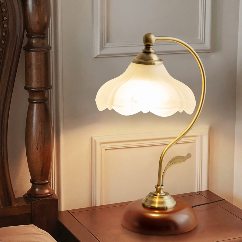 Table Lamp Bedroom Bedside Lamp Light Luxury High-end Desk Master Bedroom New Chinese and Ancient American European Style Retro Romantic Wedding Table Lamp