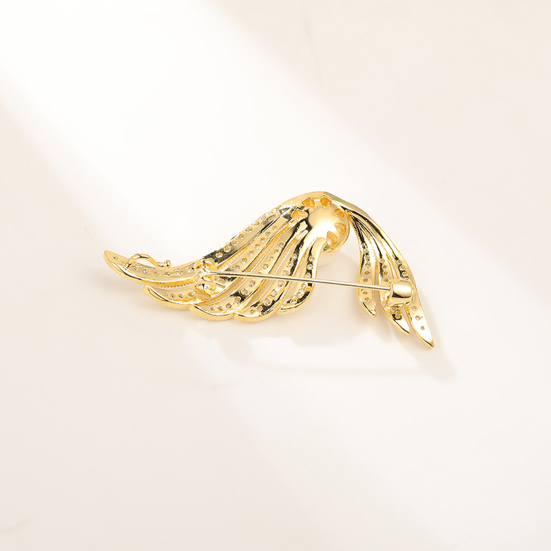 Picture of Luxury Jewelry High-end Brand Natural Freshwater Pearl Feather Brooch Double-use Men's Show Model Accessories