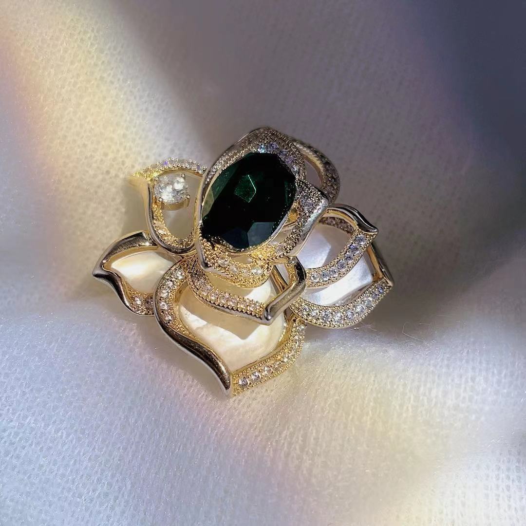 Picture of Korean style fashionable Rose Zircon shell camellia brooch grandmother green crystal flower clothing pin for women