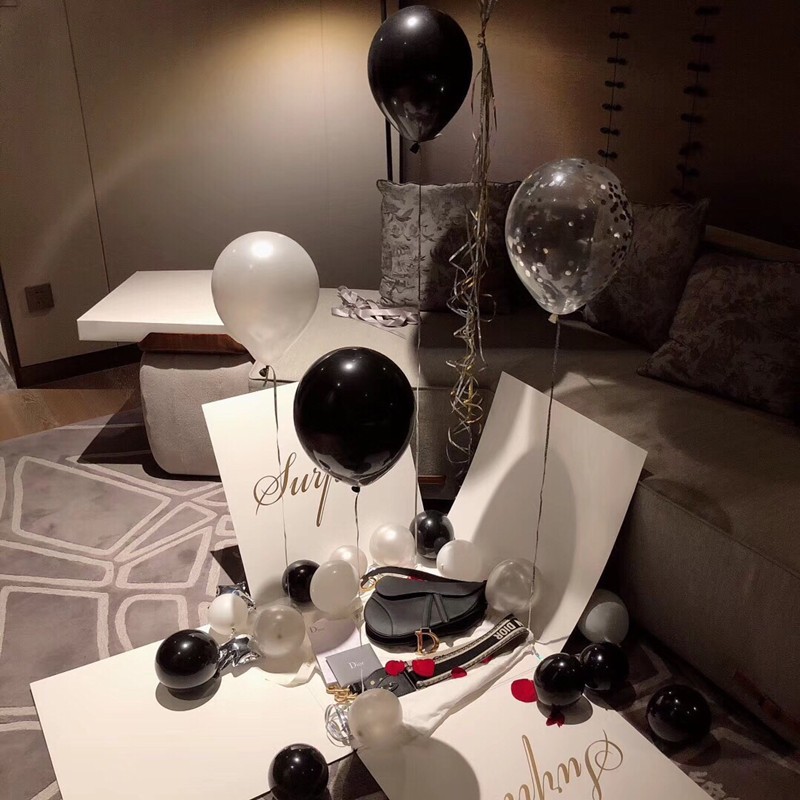 Surprise Box Balloon Gift Box Valentine's Day Cyber Celebrity Gift Box Large Scene Layout Props Birthday Surprise Box