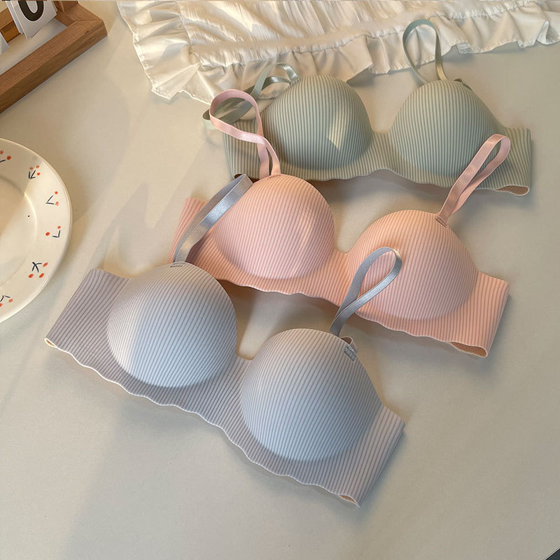 Picture of Small Breast Push-Up and Enlarged Breasts, Seamless One-Piece Cocktail Bra for Women Without Wires, Summer Thin Breast-Retracting Bra