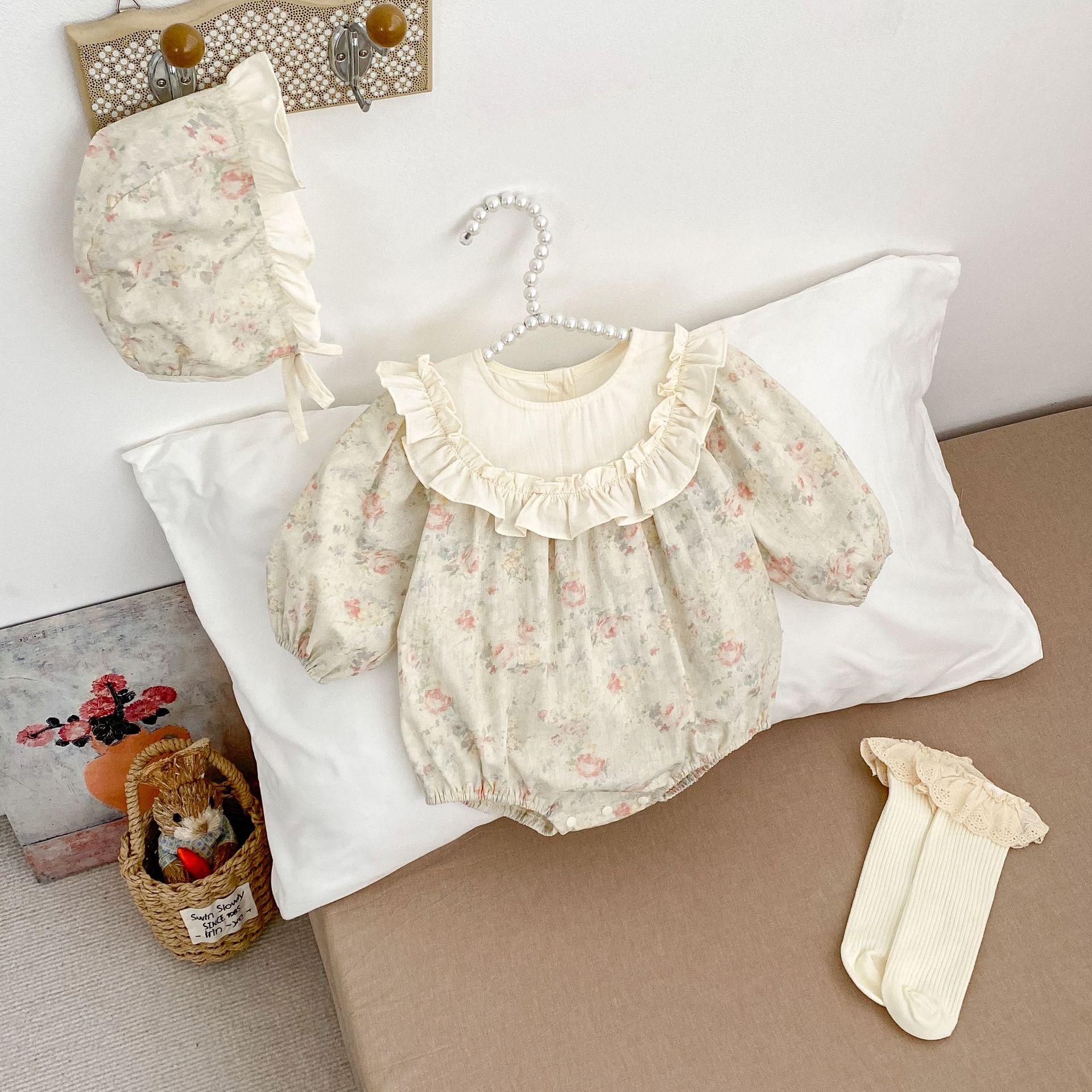 Spring Korean-style baby girl 1-3-year-old jumpsuit retro large lace collar floral sweet outfitting climbing suit