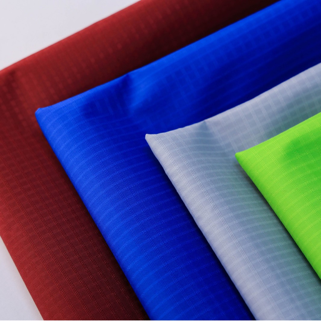 Three-Line Grids Waterproof Plaid Fabric in Stock Polyester High-Quality Multi-Color Environmentally Friendly Bags Oxford Cloth Waterproof Fabric