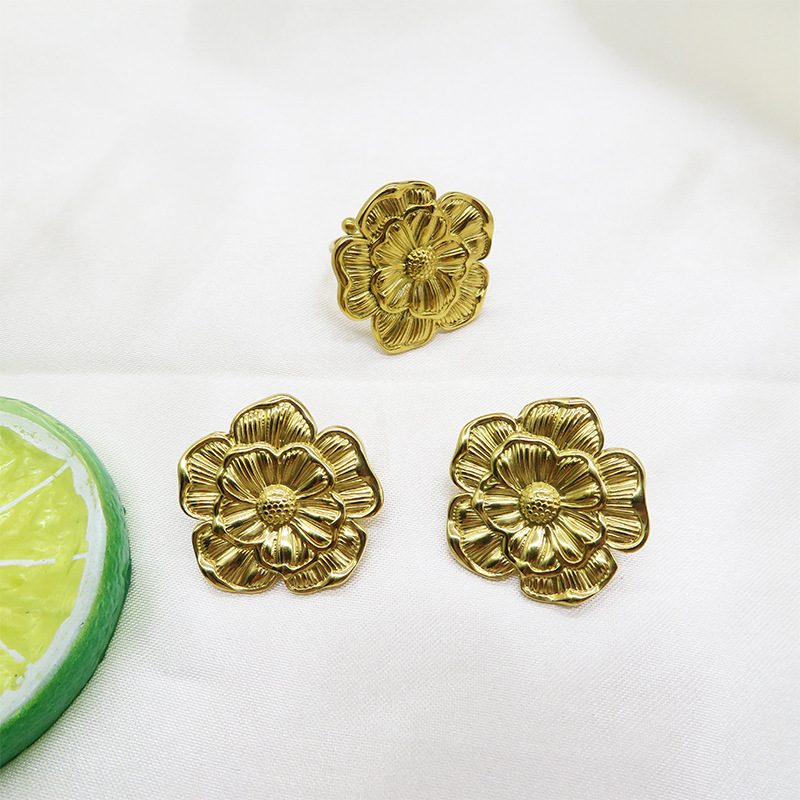 Cross-border 18k gold stainless steel flower earrings earrings earrings new temperament niche design senior ring wholesale