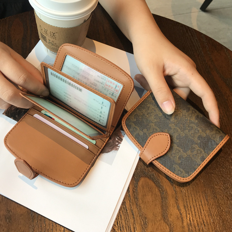 Driver's License Leather Case Women's 2025 New Advanced Driving Document Card Holder Two-In-One Personalized Creative Driver's License Protective Cover