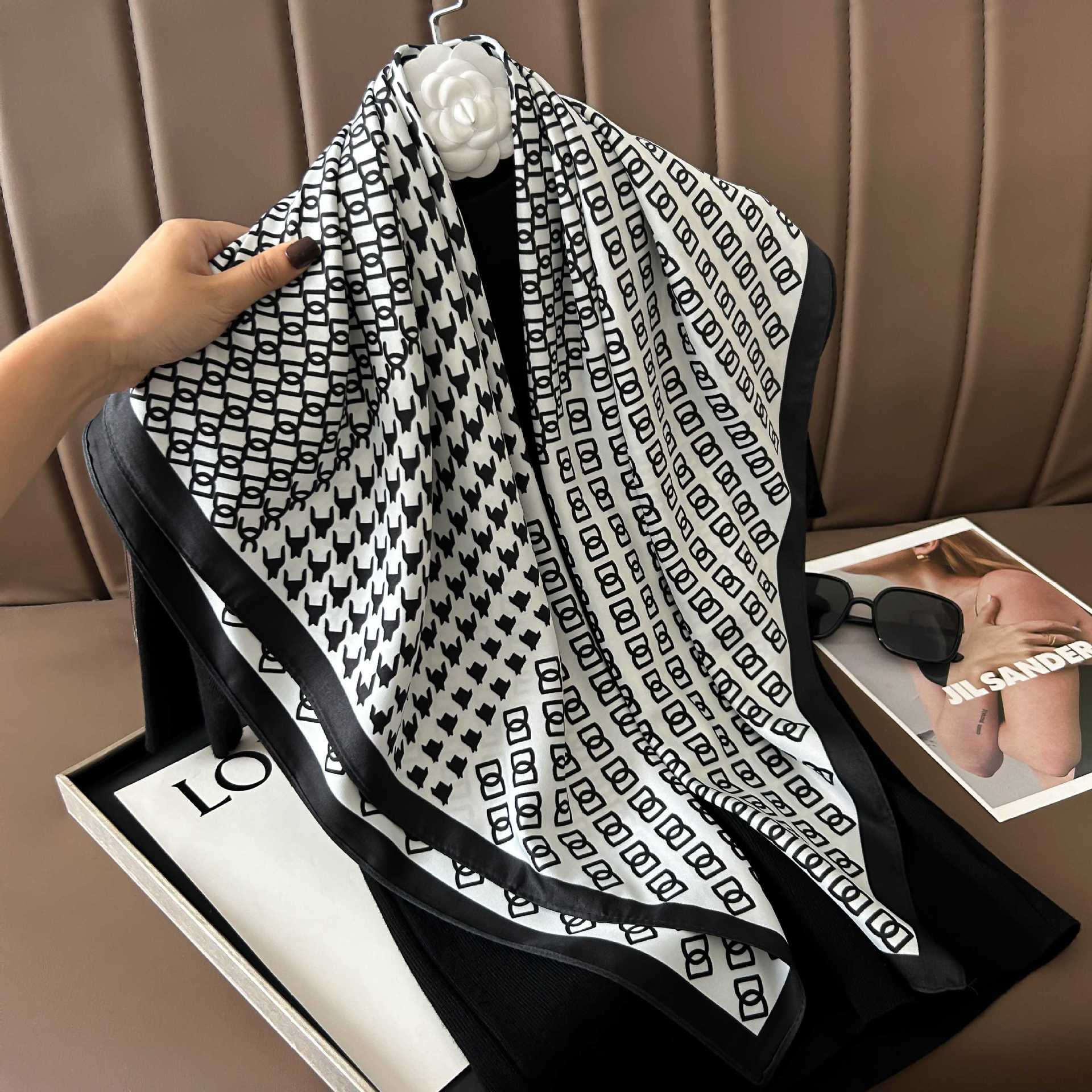 Picture of New 90cm Large Square Silk Elegant High-grade Decorative Shawl Women's Silk Scarf Fashion All-match Professional Scarf