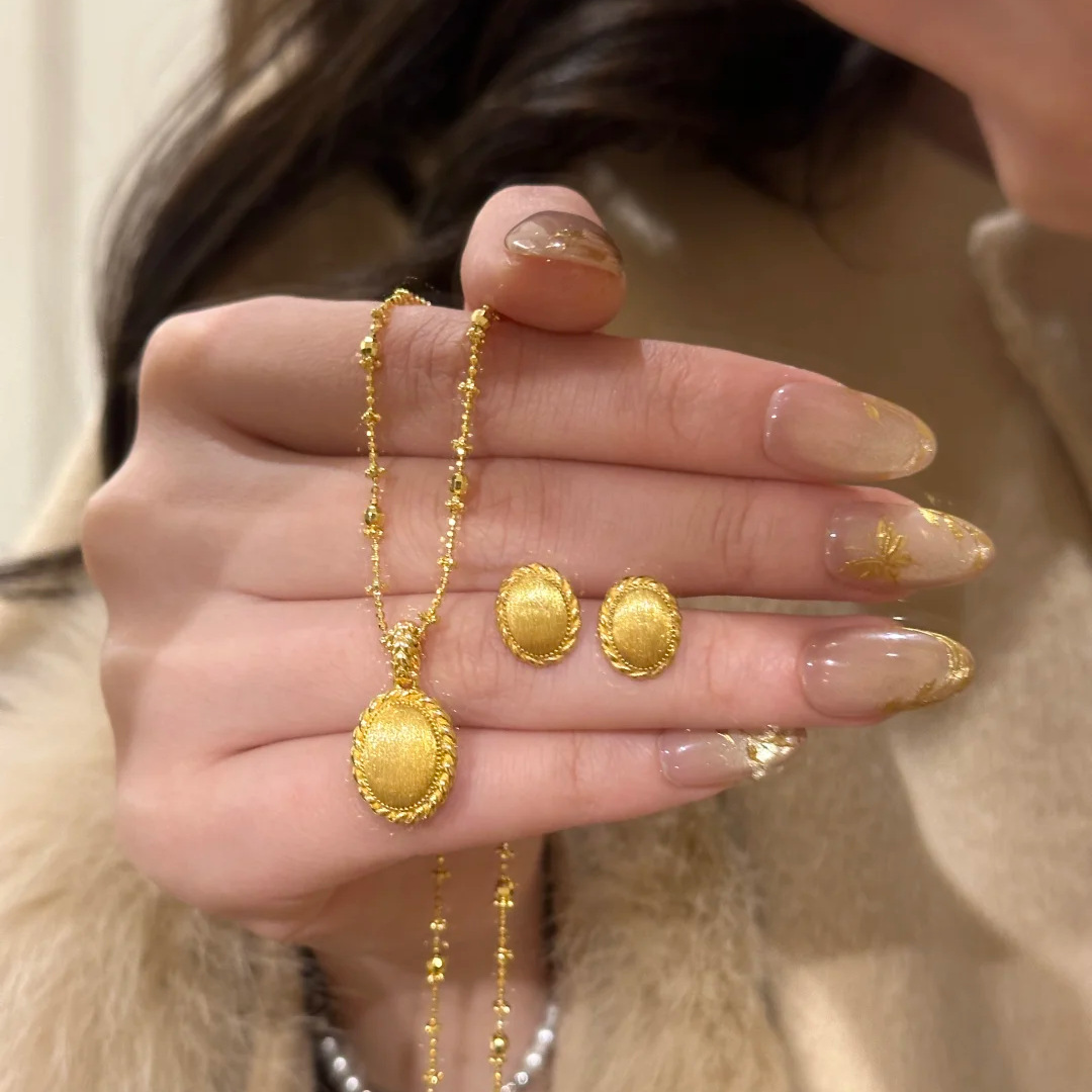 Italian Antique Textured Carved Gold Brushed Wheat Eggs Pendant Necklace High-grade Gold Coin Earrings suit Women