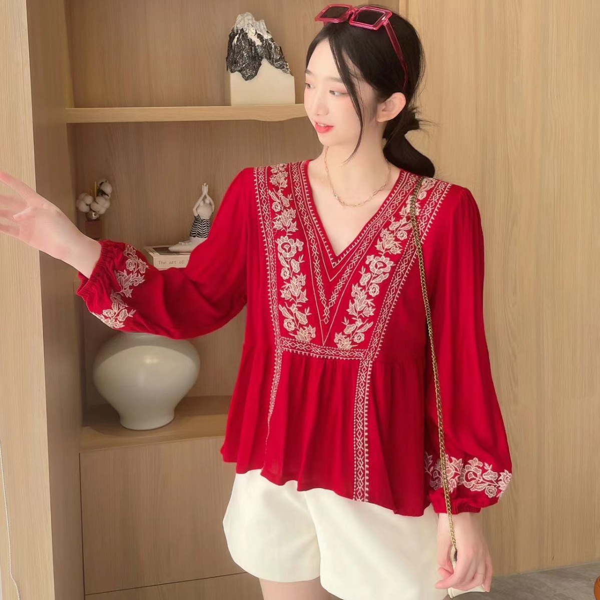 2024 French Ethnic Style Embroidered Round Neck Shirt for Women Spring and Autum Design Niche Loose Slimming Look Babydoll Shirt