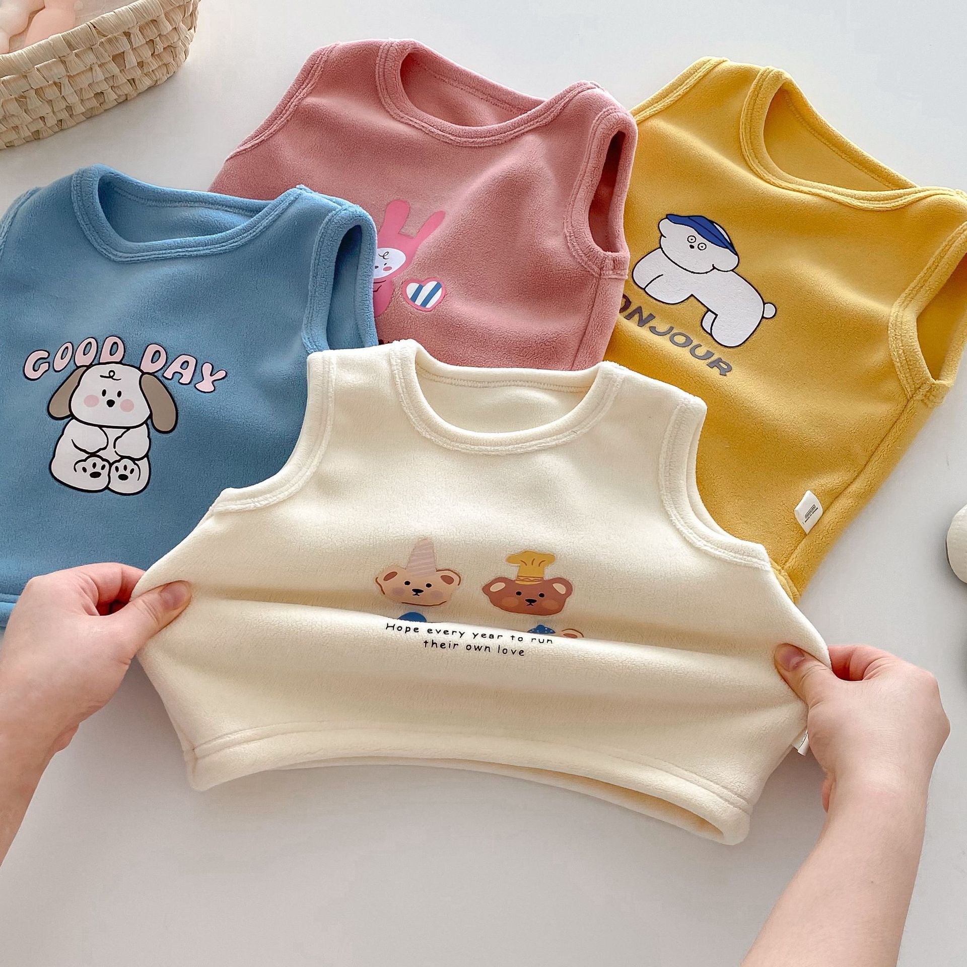Picture of Children's Vest 0-5 Years Old Winter Korean Style Children's Wear Girls Cute Cartoon Top Boys' Thickened Vest Western Style