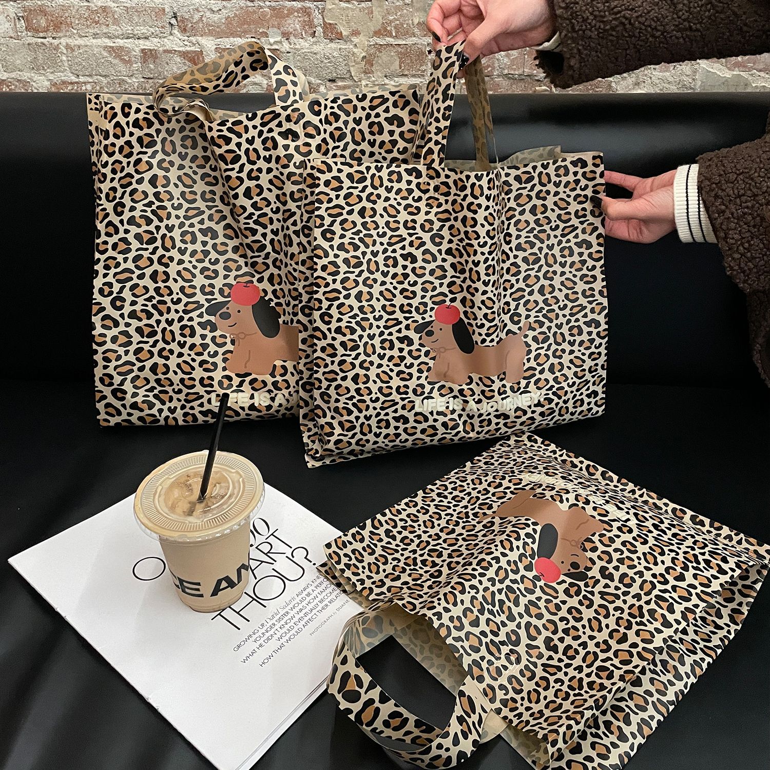 Children's Clothing Store Handbags Cartoon Women's Clothing Packaging Packaging Gift Shopping Bags Plastic Gift Bags Wholesale