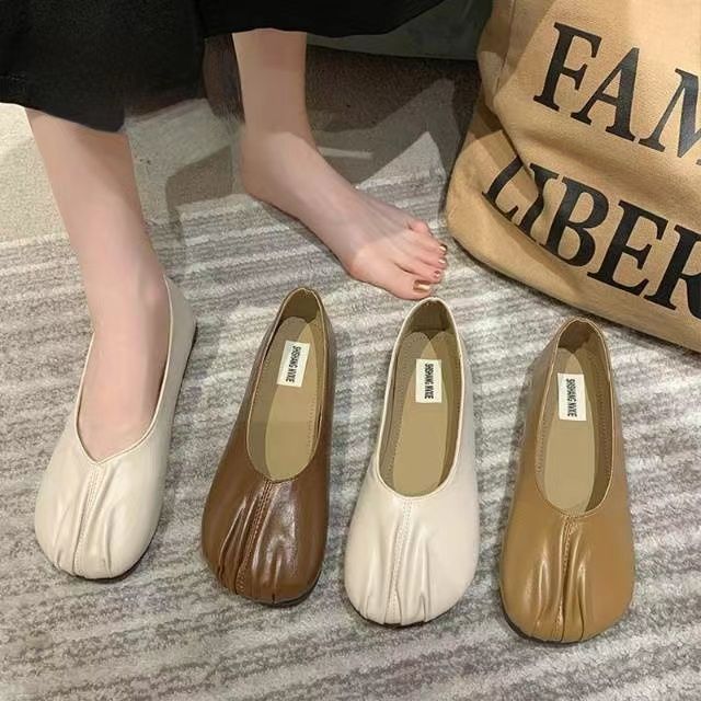 Soft Bottom Soft Leather Shallow Moto Shoes Women's 2023 Summer New Casual All-match Lazy One-step Milk Shoes