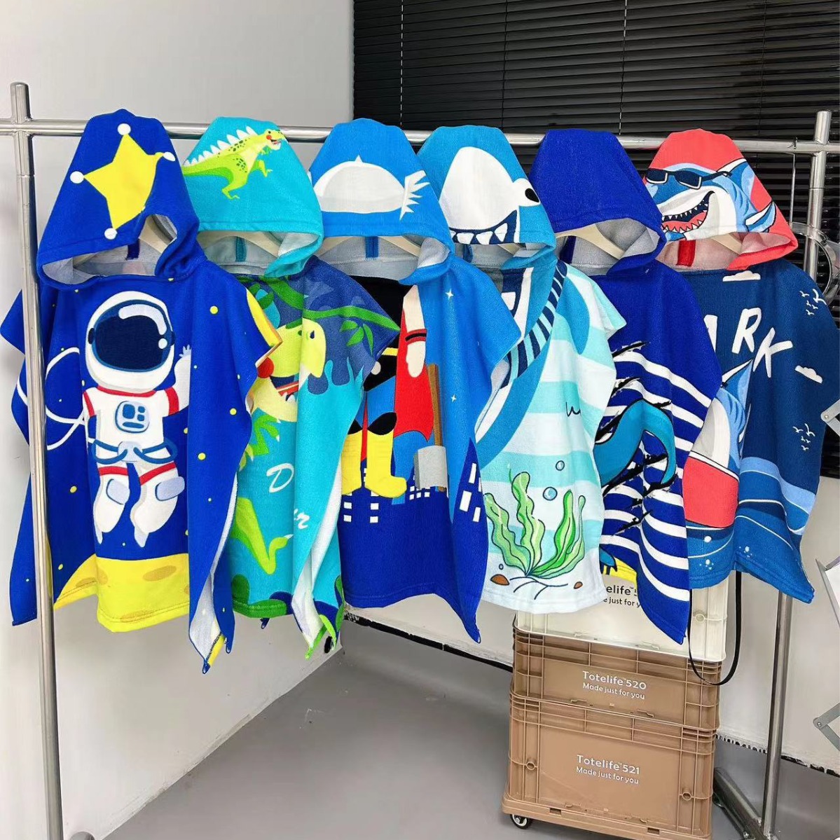 Picture of Cute Cartoon Children's Bath Towel Cloak Soft Skin-friendly Hair-free Bath Water Absorbent Quick-drying Wearing Baby Bath Towel