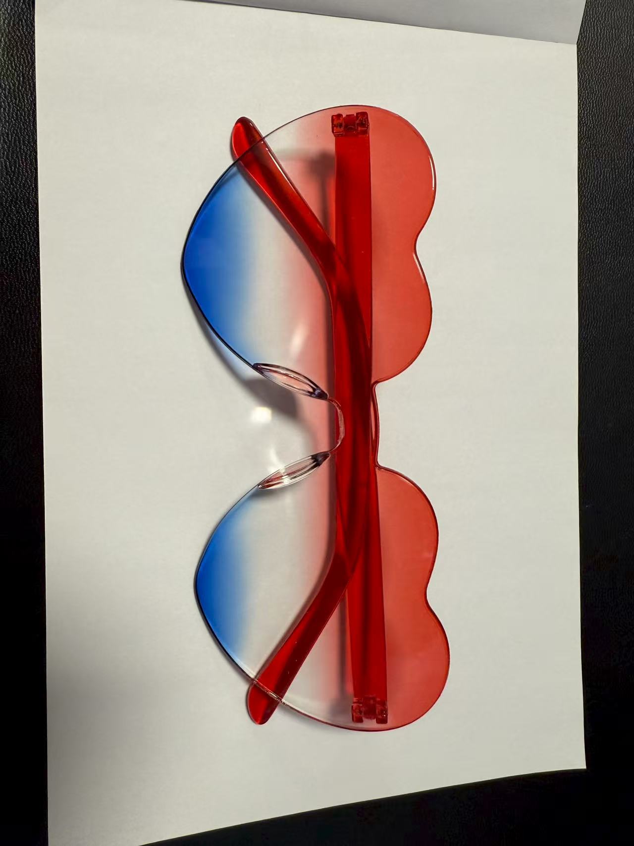 Picture of Heart Sunglasses, Heart Sunglasses, Jelly Color Rimless Heart-Shaped One-Piece Glasses, Dazzling Color Glasses