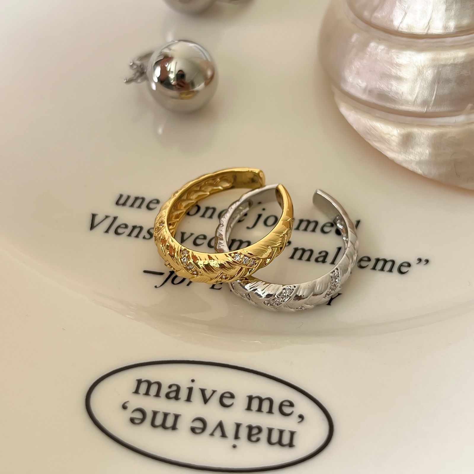 Zircon Wheat Ear Wide Face Ring Niche Vintage High-end Light Luxury Finger Ring Fashion Commuter Daily Hand Ornament Ring
