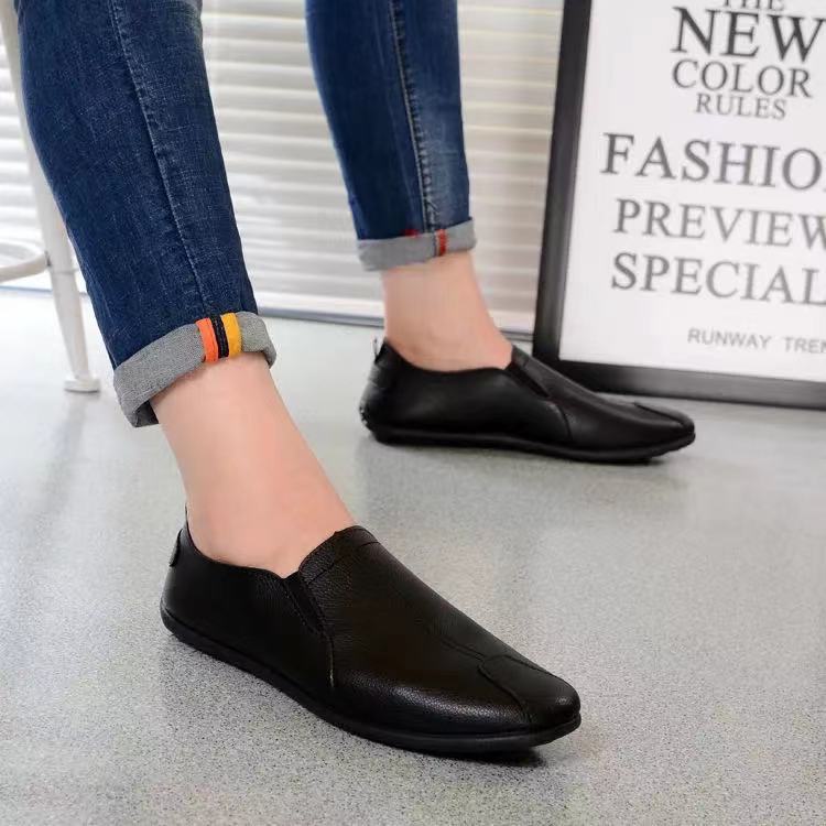 Picture of New Men's Shoes Men's Casual Leather Shoes Spring and Summer Soft Bottom Bean Shoes British Fashion Dad Shoes Driving Lazy Shoes
