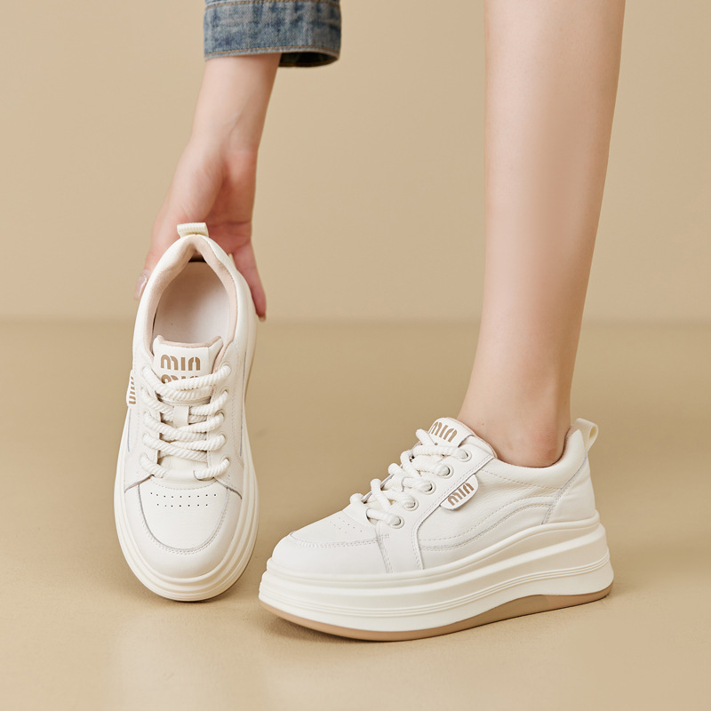 Thick-Soled White Shoes for Women 2025 Autumn and Winter New Black and White Casual Sneakers, Versatile and Fashionable Heightening Fleece-Lined Platform Shoes