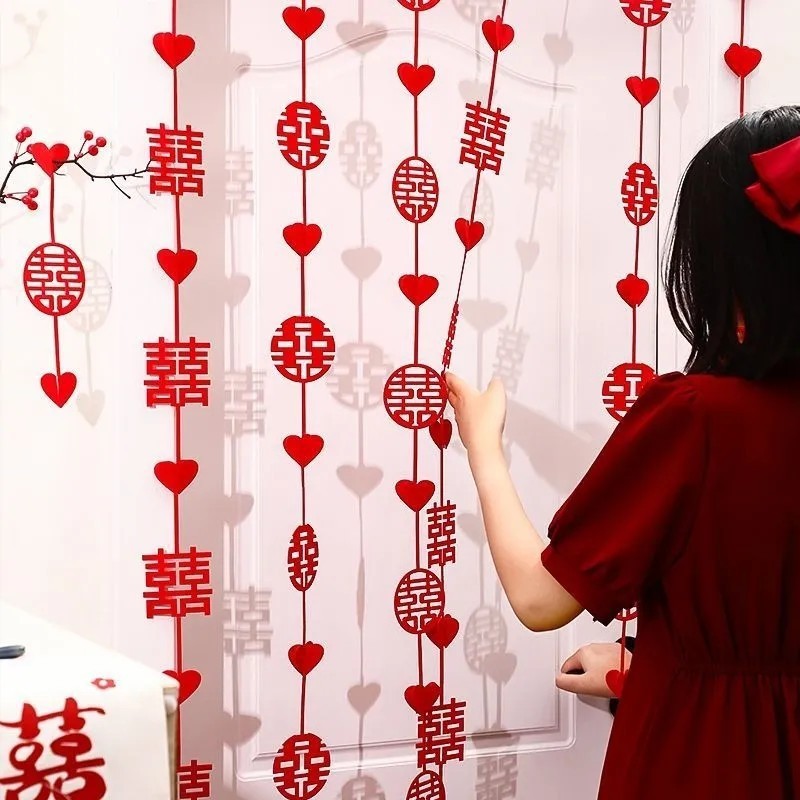 Wedding Room Decoration with Double Happiness Character Hanging Decorations, Trendy Double Happiness Character Non-Woven Fabric, Three-Dimensional Heart Hanging String Curtains for Festive Arrangement