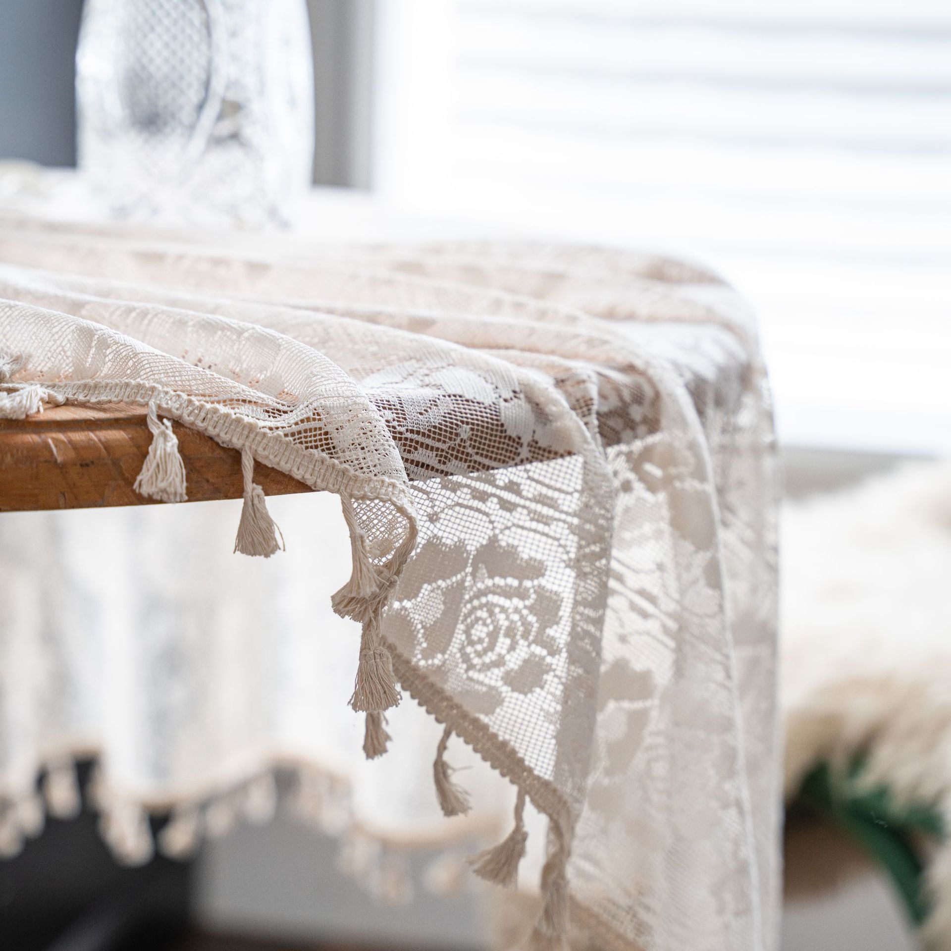 Picture of Yiman Qi Yun Mori Pastoral Crochet Cover Towel Tablecloth Woven Tablecloth Hollow Tablecloth Tablecloth Towel Shooting Props
