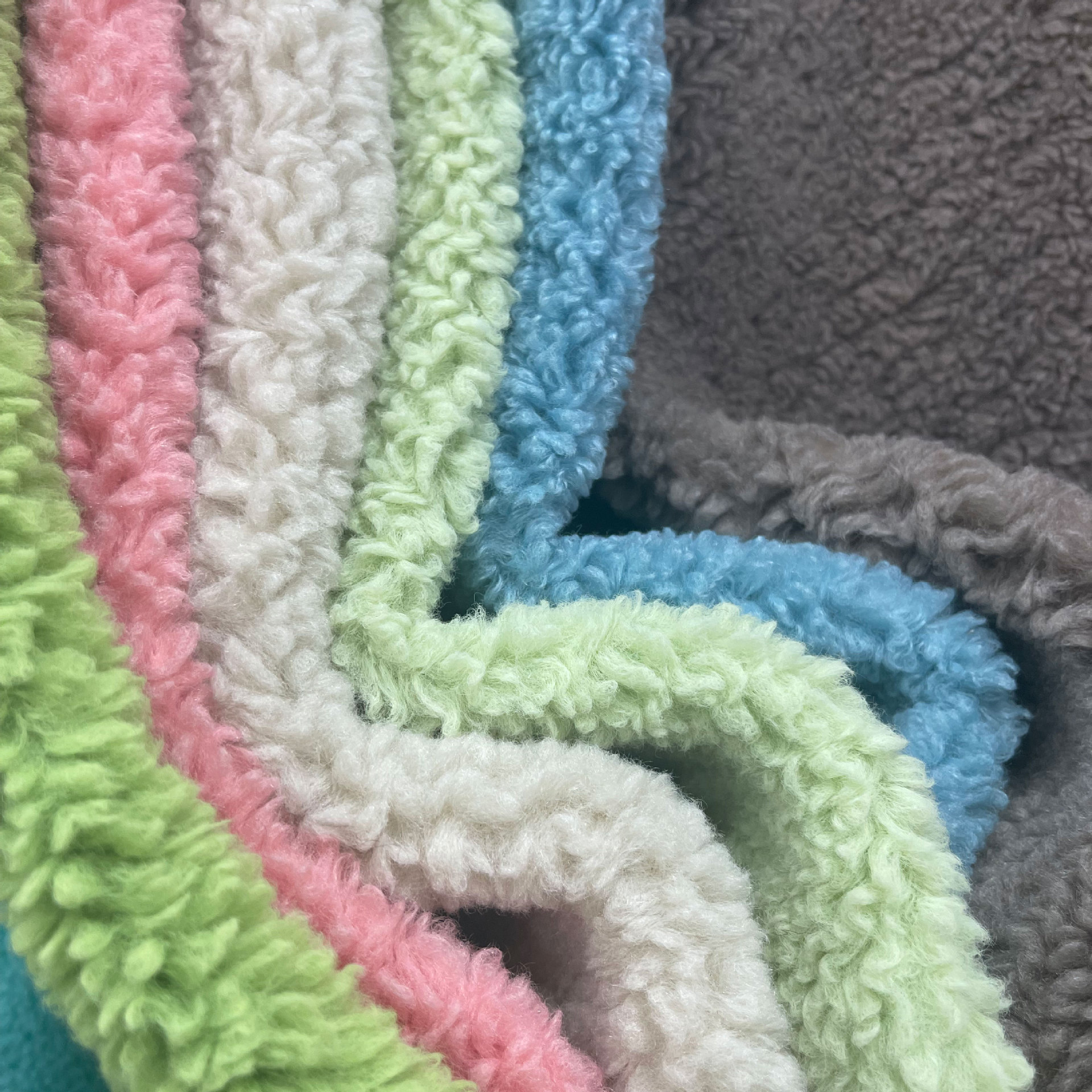 Picture of in stock barley merino imitation lamb velvet grain velvet fashion sweater coat bags shoes hat fabric